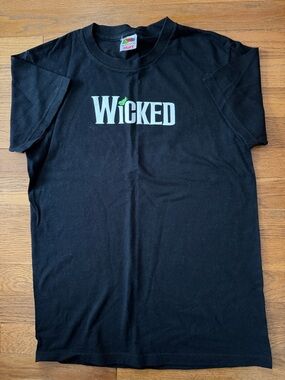 🧙‍♀️Wicked the Musical women’s black tee. Size S.